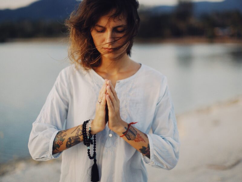 HOW TO LET GO OF THE NEGATIVITY AND LOVE YOURSELF